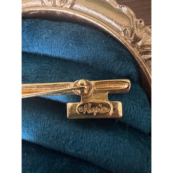 Vintage Napier Gold Tone Key Pin Brooch with Rhinestones - Picture 5 of 6